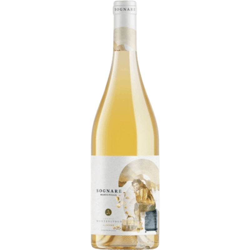 Sognare Bianco Puglia. Weinflasche von Tenuta Montevitolo mit hellem, sonnengelb funkelndem Weisswein und einem künstlerischen Etikett, das eine sitzende Frau auf einem Koffer zeigt.