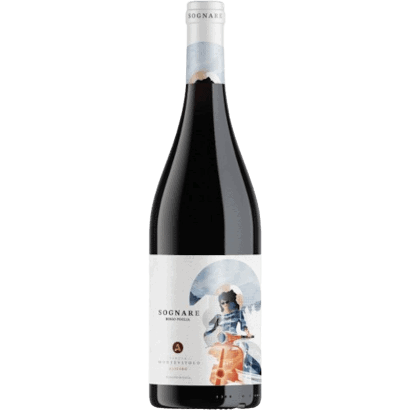 Sognare Rosso Puglia von Tenuta Montevitolo. Weinflasche mit tiefrotem Wein und einem künstlerischen Etikett, das eine Frau auf einer klassischen italienischen Vespa zeigt.